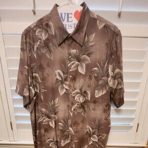 CROFT & BARROW SHORT SLEEVE BUTTON DOWN LIGHT BROWN AND GREENS SIZE L
